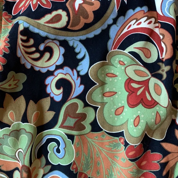 Intriguing Threds floral print maxi skirt. - Picture 2 of 6